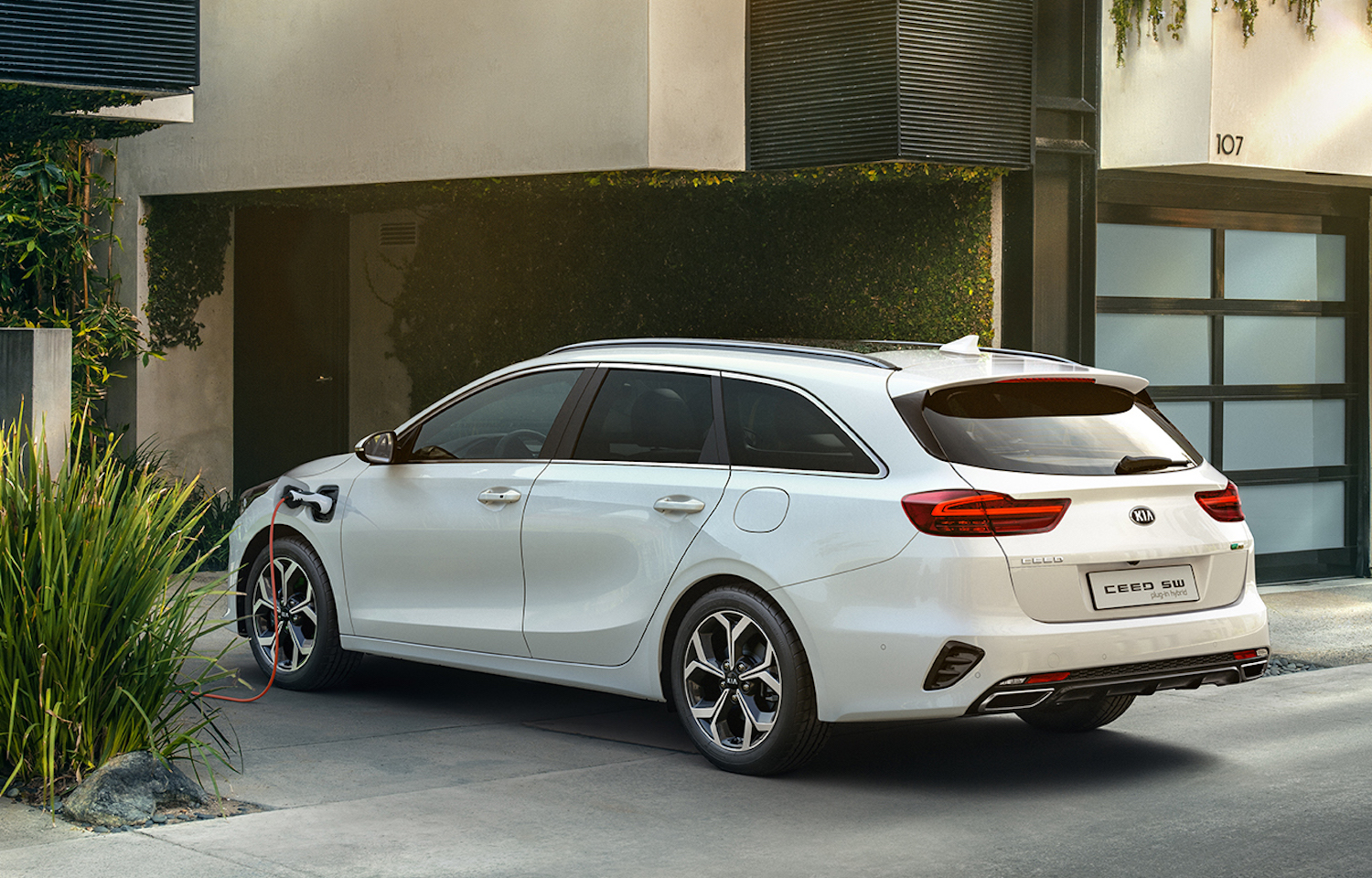 KIA XCEED ET CEED SW PLUG IN HYBRID 2020 DES HYBRIDES RECHARGEABLES ACCESSIBLES AUTO MAG