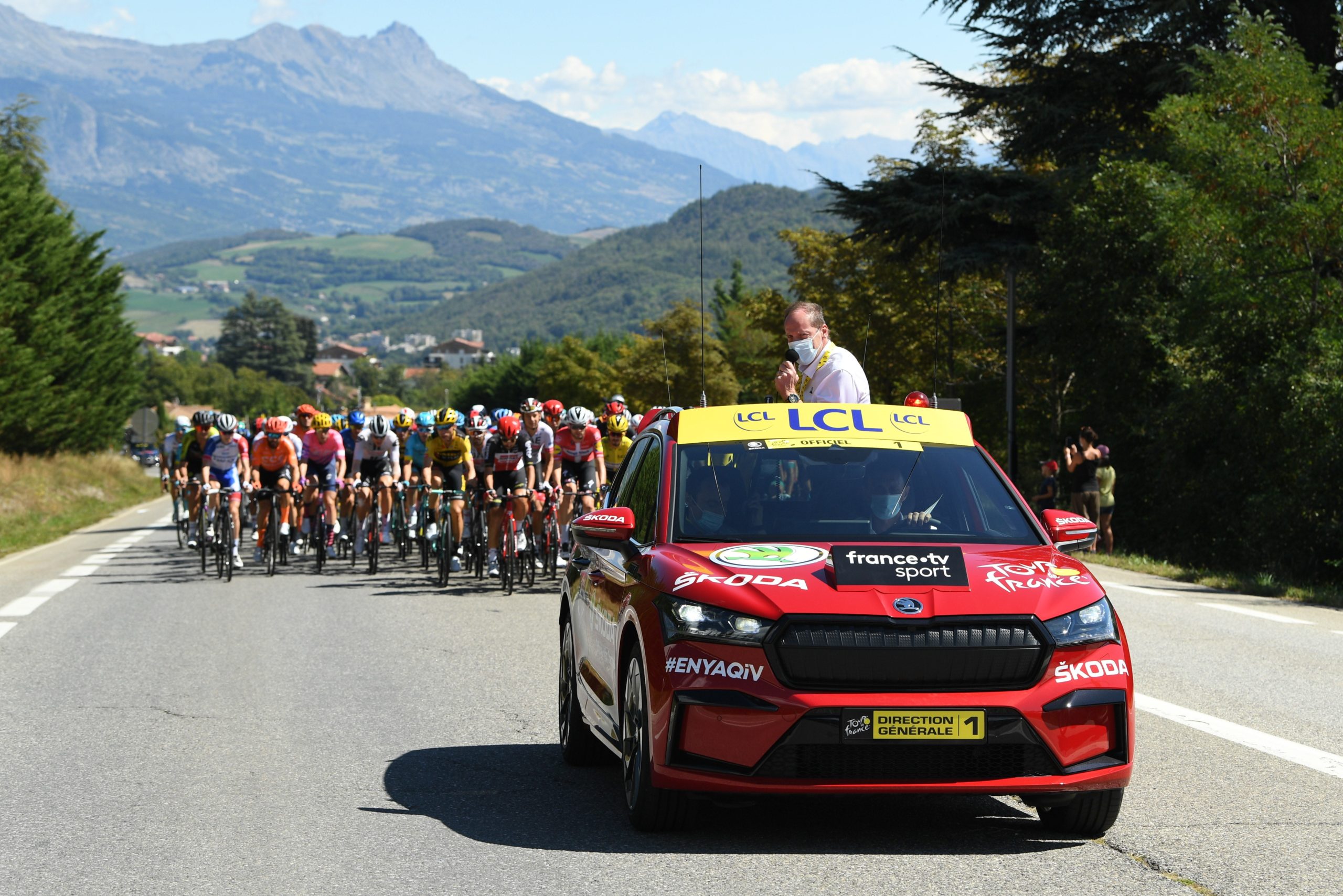 skoda enyaq tour de france