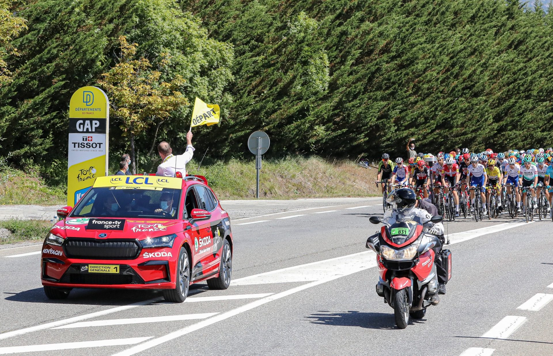 skoda enyaq tour de france