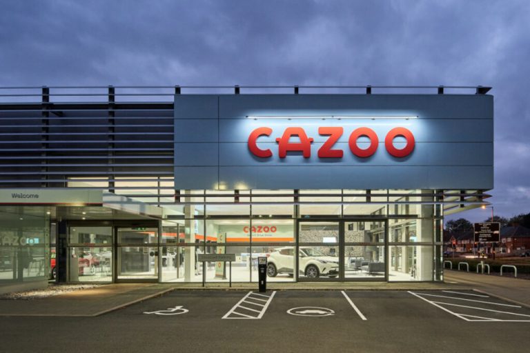 CAZOO PAR ICI LA SORTIE POUR LE DISTRIBUTEUR ANGLAIS AUTO MAG