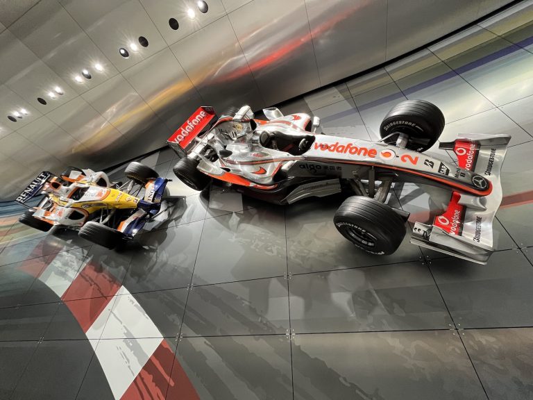VISITE DE LA COLLECTION DES VOITURES DE S.A.S PRINCE DE MONACO AUTO MAG