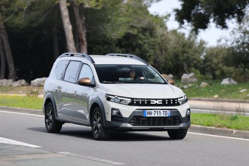 dacia-jogger-hybrid-155-2026-photo-laurent-sanson-01 (1)