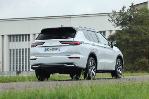 mitsubishi-outlander-4-phev-2025-photo-laurent-sanson-03
