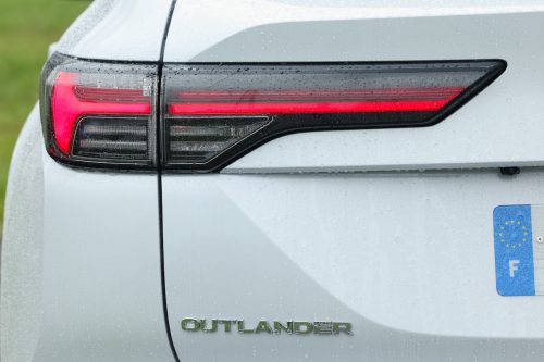 mitsubishi-outlander-4-phev-2025-photo-laurent-sanson-10