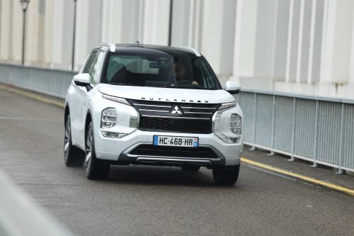 mitsubishi-outlander-4-phev-2025-photo-laurent-sanson-11