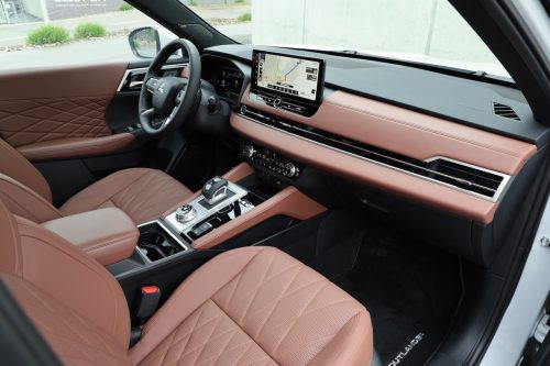mitsubishi-outlander-4-phev-2025-photo-laurent-sanson-19