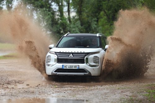 mitsubishi-outlander-4-phev-2025-photo-laurent-sanson-26