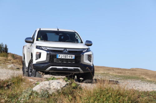 mitsubishi L200 club cab awd 2020 photo laurent sanson-27