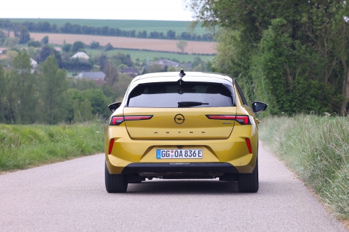 opel-astra-6-hybrid-180-ultimate-2022-photo-laurent-sanson-26