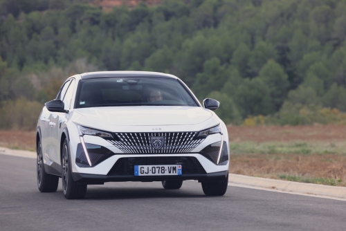 peugeot-408-hybrid-225-gt-2023-photo-laurent-sanson-30