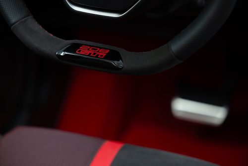 peugeot-e-208-gti-2027-photo-tibo-12