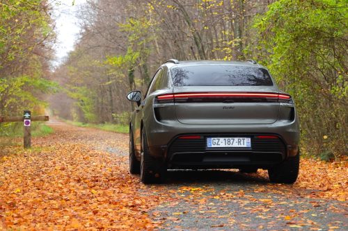 porsche-macan-turbo-electric-2025-photo-laurent-sanson-03