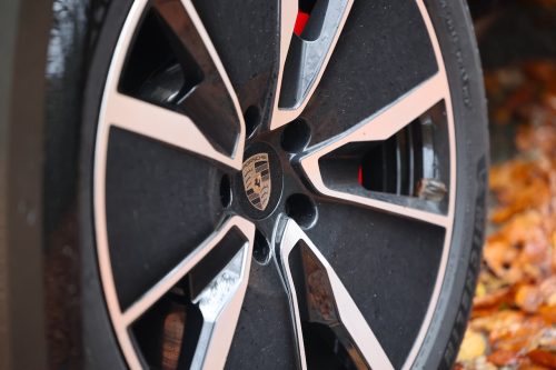 porsche-macan-turbo-electric-2025-photo-laurent-sanson-07