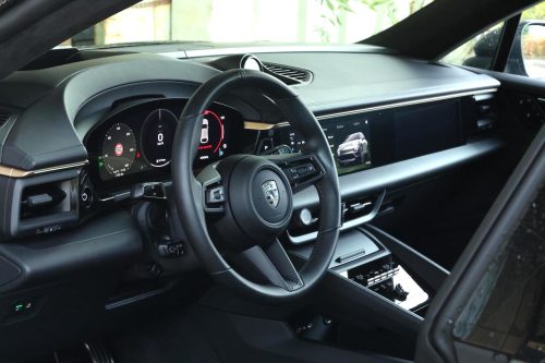 porsche-macan-turbo-electric-2025-photo-laurent-sanson-09