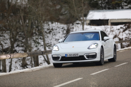 porsche panamera turbo s e-hybrid 2021 photo laurent sanson-04