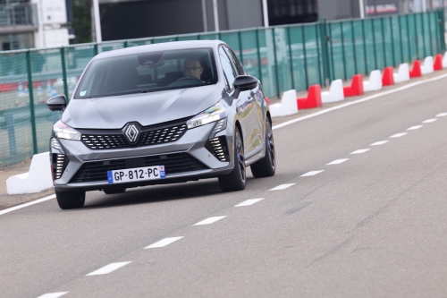 renault-clio-5-phase-2-e-tech-hybrid-145-2023-photo-laurent-sanson-28