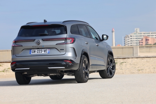 renault-espace-6-e-tech-full-hybrid-2023-photo-laurent-sanson-03