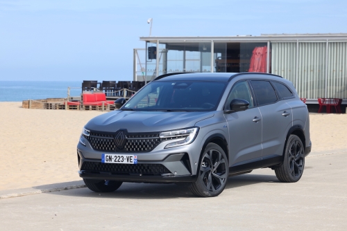 renault-espace-6-e-tech-full-hybrid-2023-photo-laurent-sanson-04