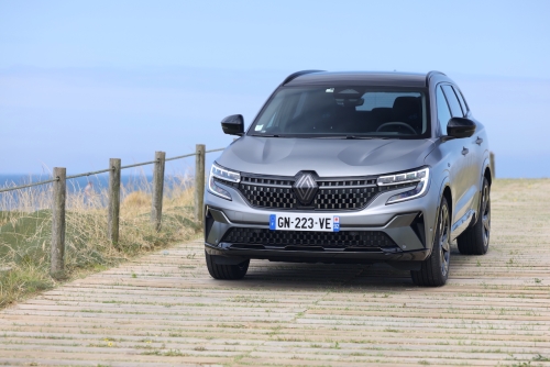 renault-espace-6-e-tech-full-hybrid-2023-photo-laurent-sanson-06