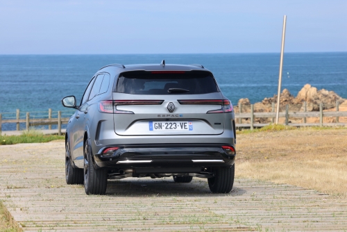 renault-espace-6-e-tech-full-hybrid-2023-photo-laurent-sanson-07