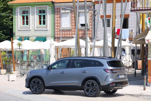 renault-espace-6-e-tech-full-hybrid-2023-photo-laurent-sanson-08