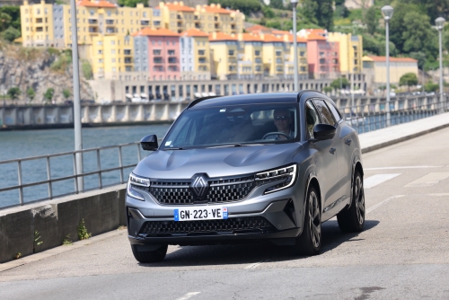 renault-espace-6-e-tech-full-hybrid-2023-photo-laurent-sanson-25