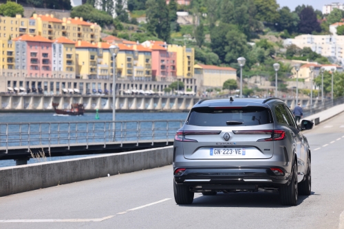 renault-espace-6-e-tech-full-hybrid-2023-photo-laurent-sanson-26