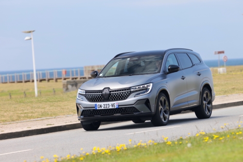 renault-espace-6-e-tech-full-hybrid-2023-photo-laurent-sanson-27