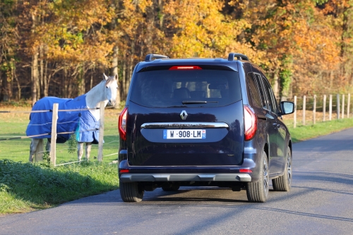 renault-kangoo-e-tech-electric-2023-09