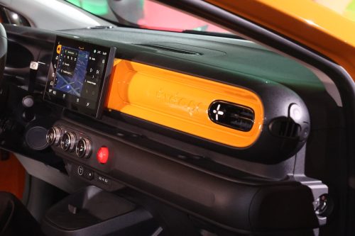 renault-twingo-e-tech-electric-2026-revelation-paris-06-11-2025-photo-laurent-sanson-36