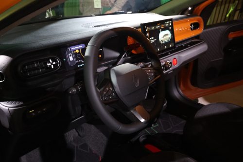 renault-twingo-e-tech-electric-2026-revelation-paris-06-11-2025-photo-laurent-sanson-39